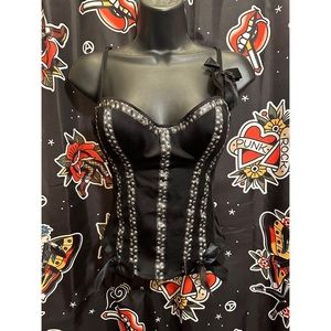 ☠︎ Vintage Hot Topic Corset/Bustier with Skulls ☠︎